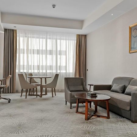 Holiday Suites Al Azizia Μέκκα Εξωτερικό φωτογραφία A room at the hotel