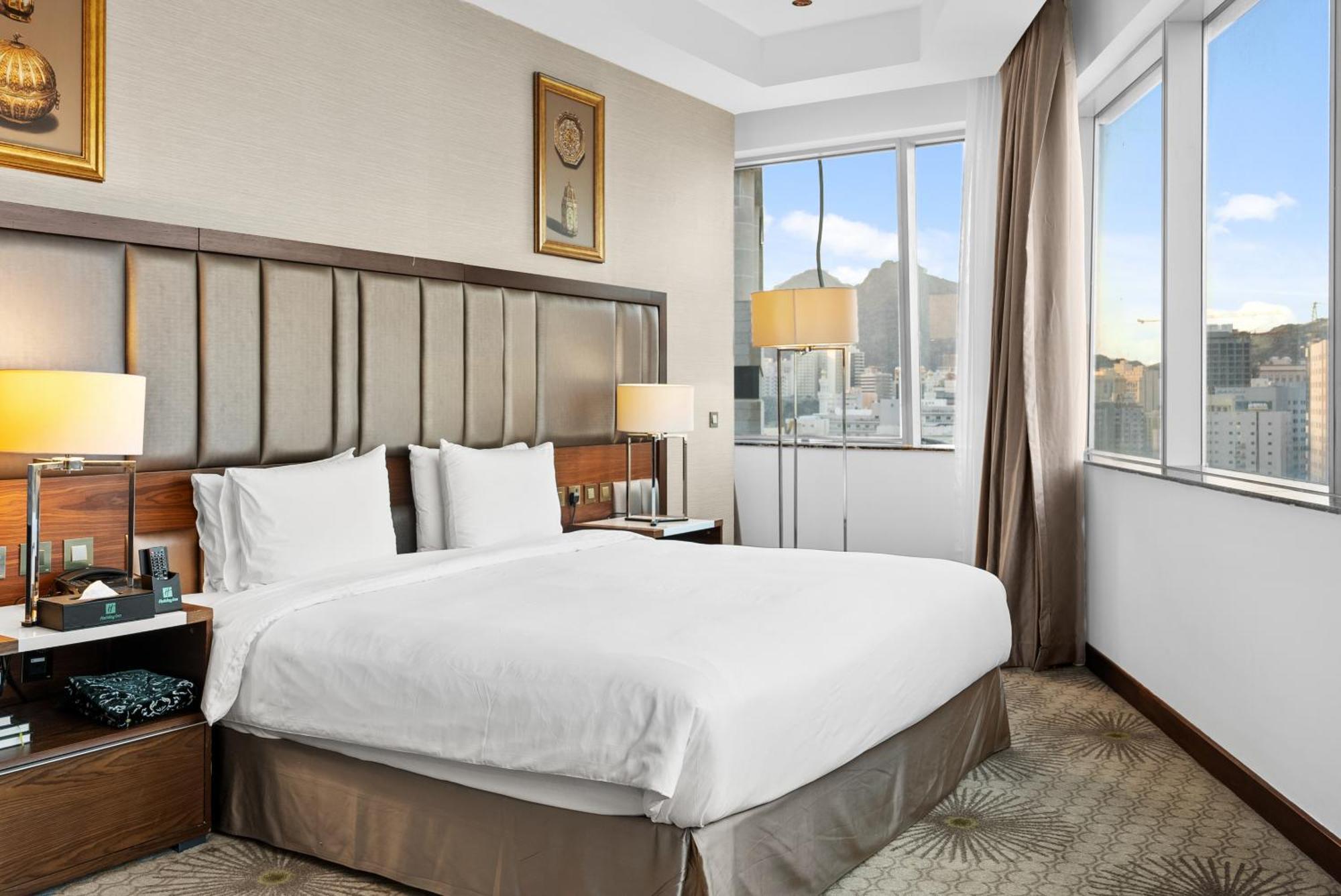 Holiday Suites Al Azizia Μέκκα Εξωτερικό φωτογραφία A room at the hotel