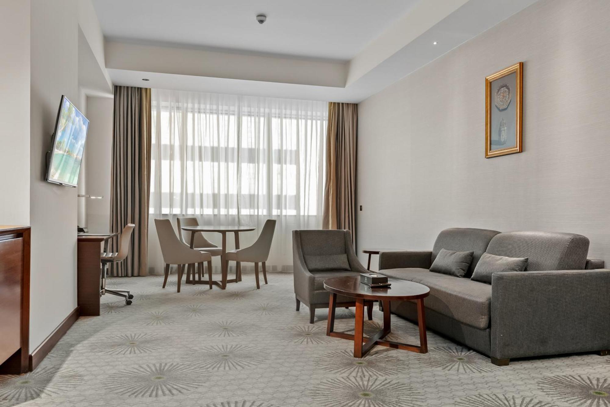 Holiday Suites Al Azizia Μέκκα Εξωτερικό φωτογραφία A room at the hotel
