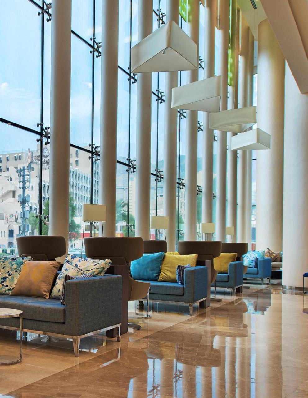 Holiday Suites Al Azizia Μέκκα Εξωτερικό φωτογραφία The hotel lobby