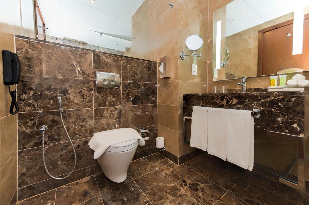 Holiday Suites Al Azizia Μέκκα Εξωτερικό φωτογραφία Bathroom