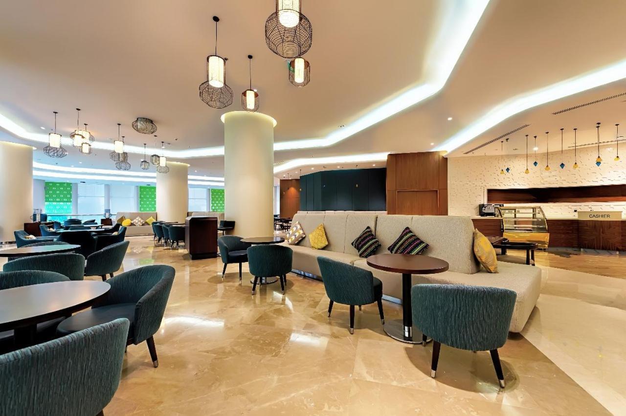 Holiday Suites Al Azizia Μέκκα Εξωτερικό φωτογραφία The hotel's lobby