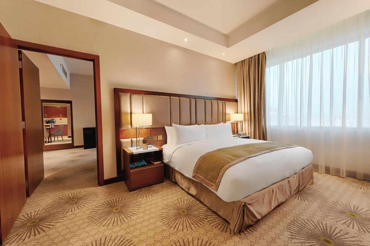 Holiday Suites Al Azizia Μέκκα Εξωτερικό φωτογραφία A room at the hotel