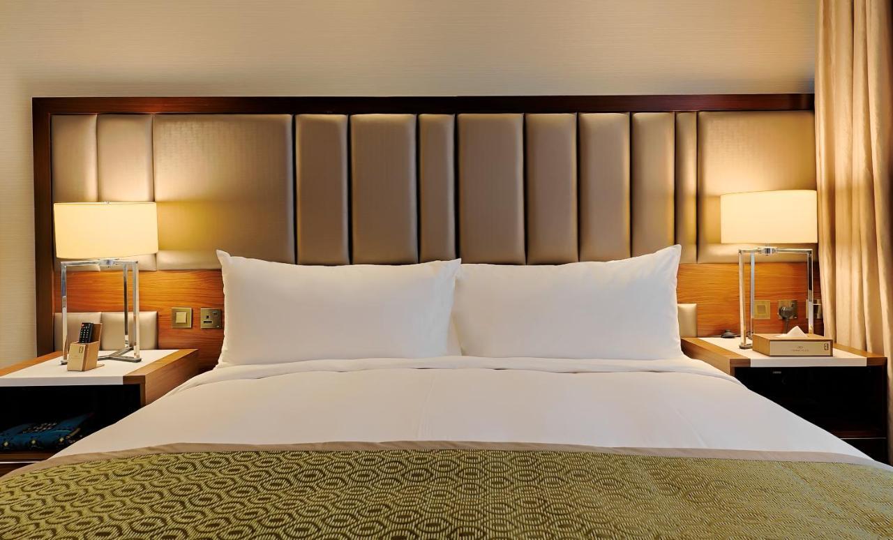 Holiday Suites Al Azizia Μέκκα Εξωτερικό φωτογραφία A guest room at the hotel